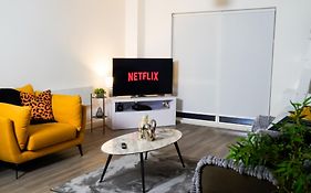 Manchester City Centre Apt With Balcony & Free Parking - Including Free 1-Hour Late Check-Out For Bookings On The 29Th 31St May, Justeat Voucher For 2-Night Stays Minimum!