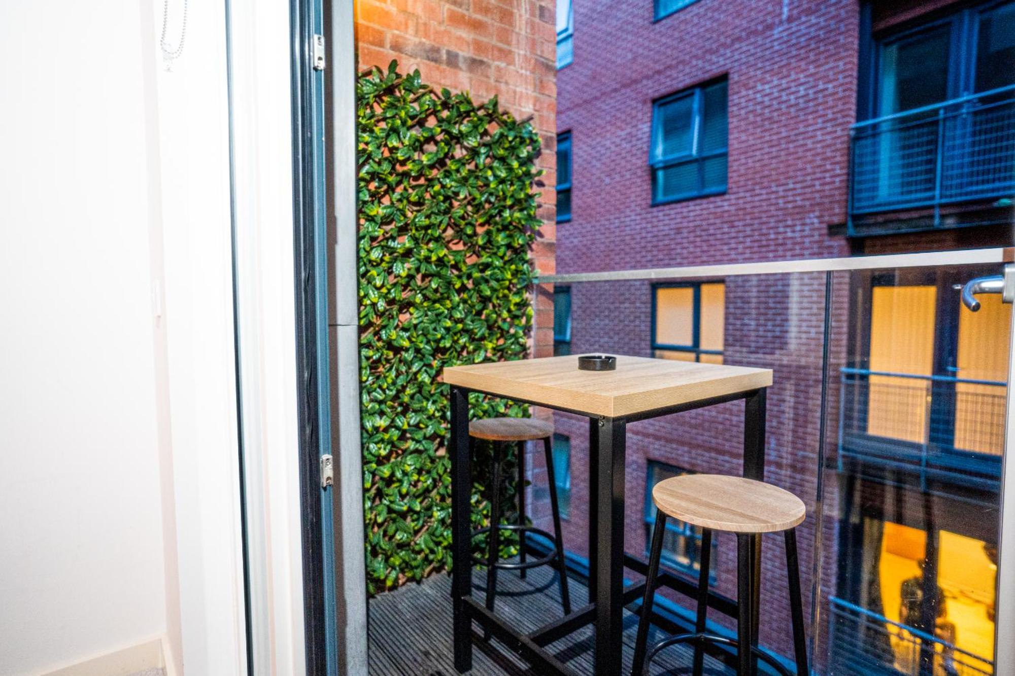 Manchester City Centre Apt With Balcony & Free Parking - Including Free 1-Hour Late Check-Out For Bookings On The 29Th 31St May, Justeat Voucher For 2-Night Stays Minimum! Esterno foto