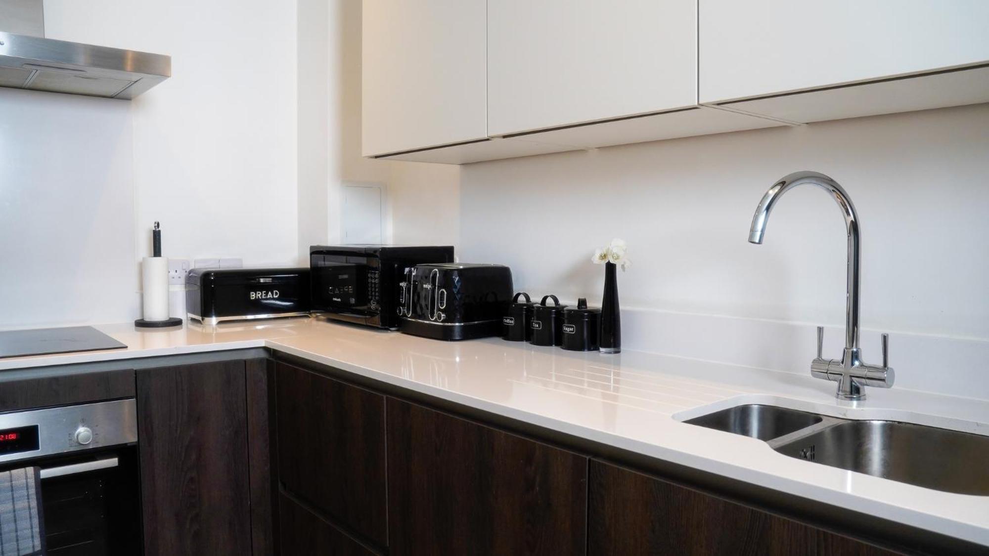 Manchester City Centre Apt With Balcony & Free Parking - Including Free 1-Hour Late Check-Out For Bookings On The 29Th 31St May, Justeat Voucher For 2-Night Stays Minimum! Esterno foto